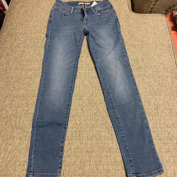 Levi’s Jean - Picture 1 of 4